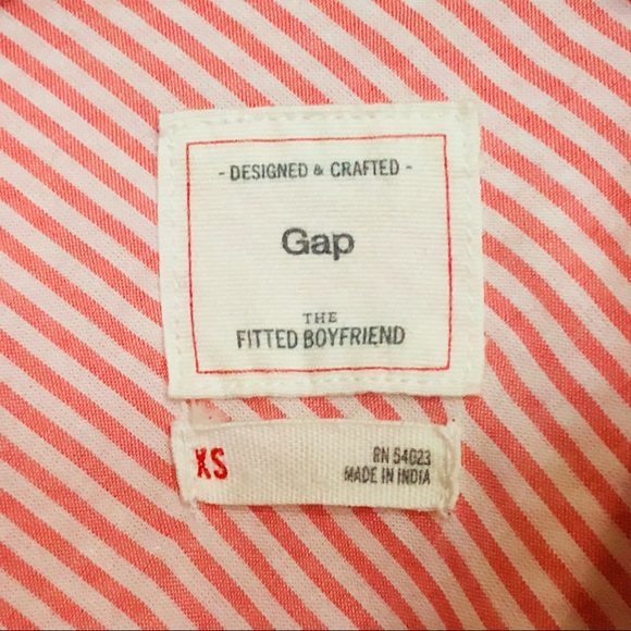 NWOT Gap Ruffle Tuxedo Button Down Womens Shirt - Picture 2 of 6